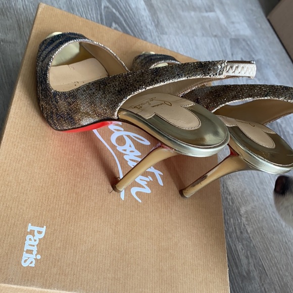 Shoes - Picture 4 of 7